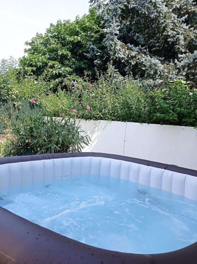 Les Rosiers - Maison Avec Jacuzzi Brive-la-Gaillarde Bagian luar foto